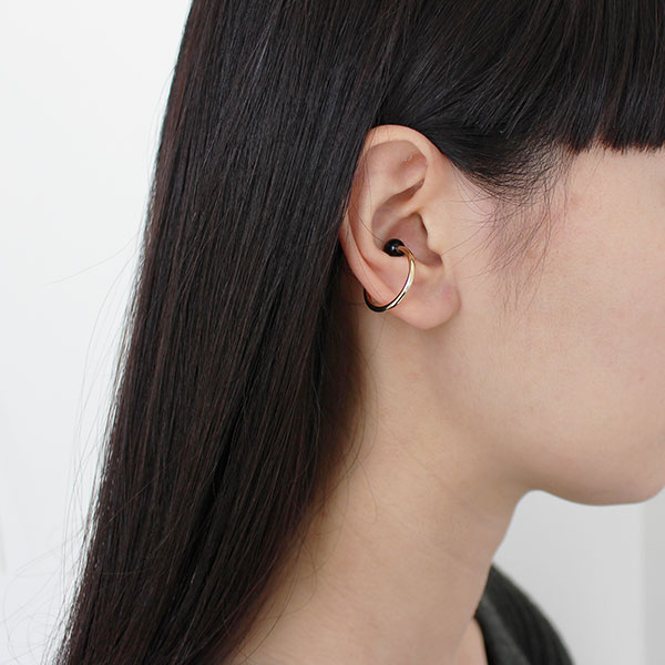 Hoop onyx earrings 詳細画像