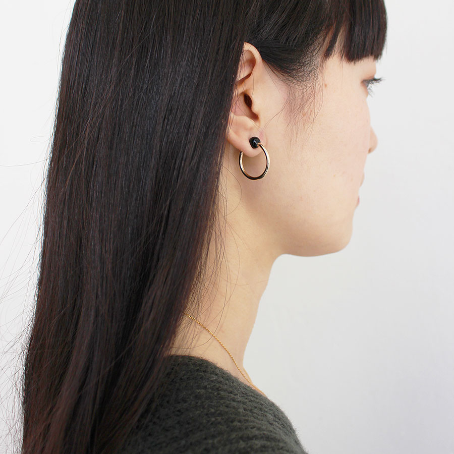 Hoop onyx earrings｜enasoluna（エナソルーナ）公式サイト