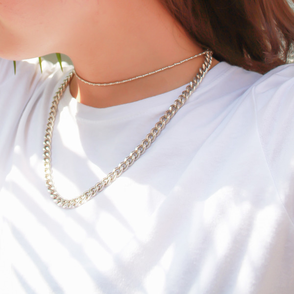 Long silver necklace 詳細画像