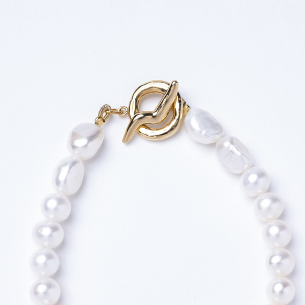 Pearl on pearl bracelet 詳細画像
