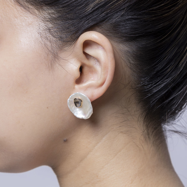 Petal pearl earrings 詳細画像