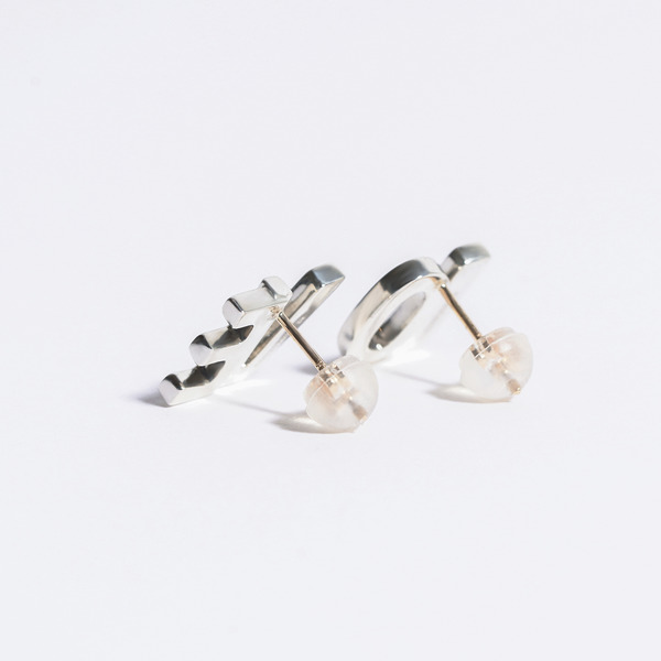 LOVE earrings (Silver) 詳細画像