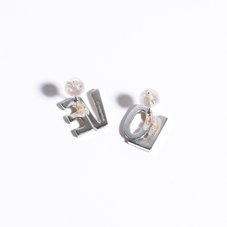 LOVE earrings (Silver) 詳細画像 Silver 2