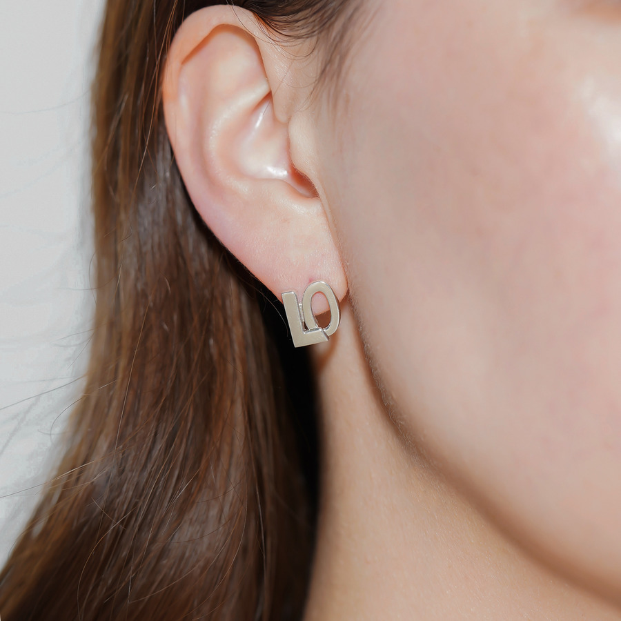 LOVE earrings (Silver) 詳細画像 Silver 3