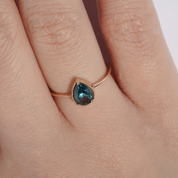 Fancy drop ring(London blue topaz) 詳細画像
