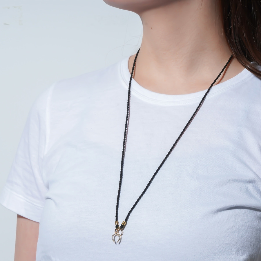 Horseshoe rope necklace (Black)｜enasoluna（エナソルーナ）公式サイト