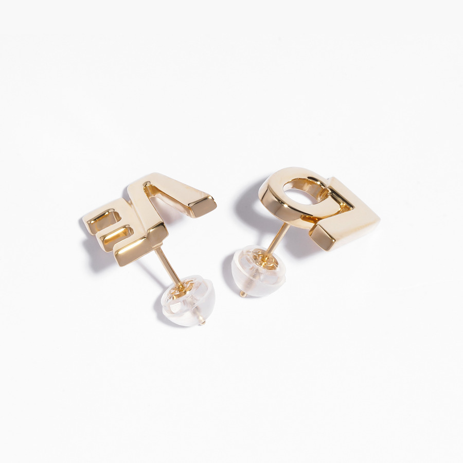 LOVE earrings(Gold)｜enasoluna（エナソルーナ）公式サイト