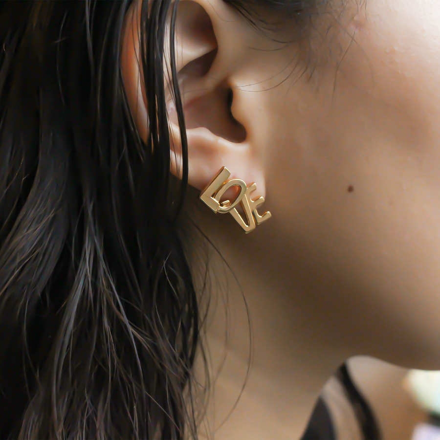 LOVE earrings(Gold)｜enasoluna（エナソルーナ）公式サイト