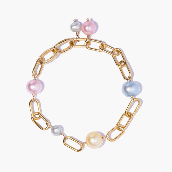 Pale color pearl bracelet